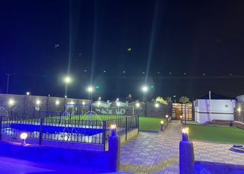استراحة بمسطح اخضر ومجالس
