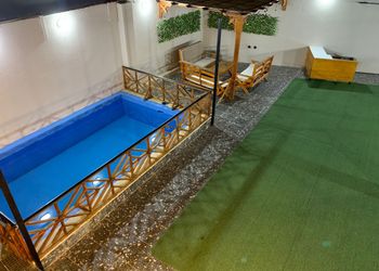 شاليه بمسطح اخضر