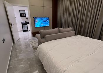 استديو هادئ بدخول ذاتي 