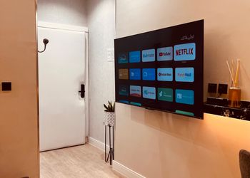 استديو مع جلسة خارجية بدخول ذاتي