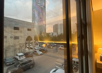 استديو بأثاث مريح وبسيط 