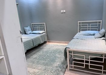 شالية بجلسة خارجية ومسبح خارجي 