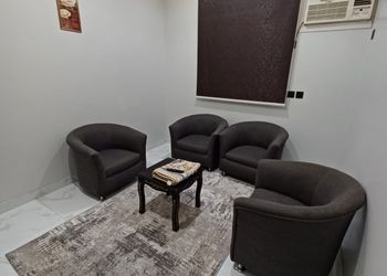 شقة بغرفة معيشة وغرفة نوم 