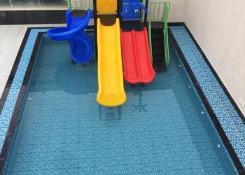 شاليه جميل بألعاب مائية