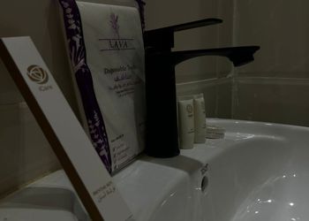 استديو بسرير ماستر وجلسة جانبية