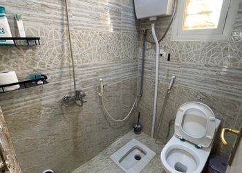 شاليه بصالة و جلسة خارجية 