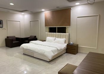 استديو بسرير ماستر وأثاث مريح 