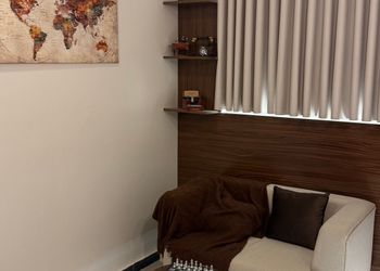استديو بسرير ماستر وأثاث مريح 