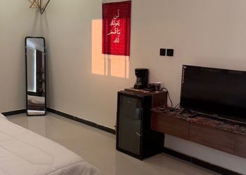 استديو بسرير ماستر وأثاث مريح 