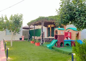 شاليه بألعاب مائية ومسبح