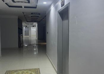 شقة بغرفة معيشة وغرفة نوم 