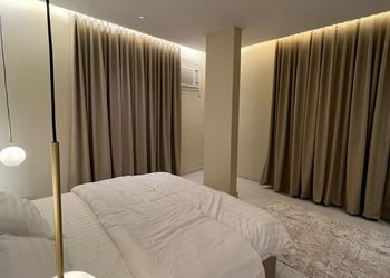 استديو بأثاث مريح وبسيط 