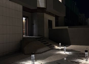 استديو بسرير ماستر وجلسة مريحة 