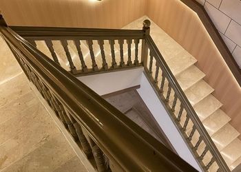 استديو بسرير ماستر وأثاث مريح 