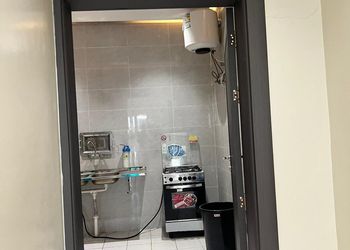 شاليه بمسطح اخضر وجلسة خارجية 