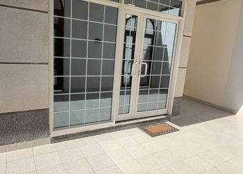 استديو بسرير ماستر وجلسه جانبيه