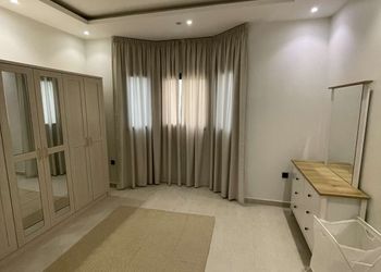 شقة دورين بصالة دخول ذاتي 
