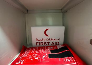 شقة بصالة مريحة وغرفتين نوم 