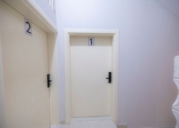 استديو بسرير ماستر وجلسة جانبية