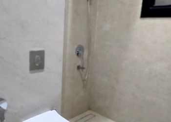 شاليه بجلسة خارجية ومسبح 
