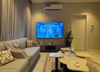 شقة بغرفة معيشة وغرفتين نوم 