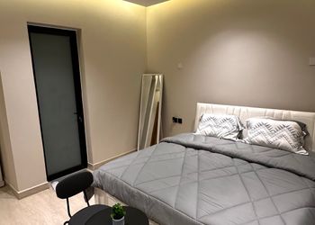استديو هادئ بسرير ماستر 