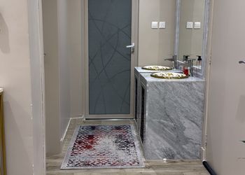 استديو بسرير ماستر وجلسة جانبية 