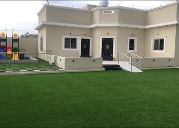 استراحة بمسبح بألعاب مائيه 