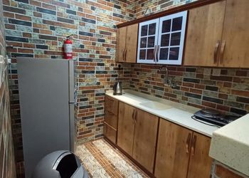 شاليه بغرفة نوم مطلة على المسبح