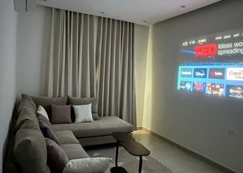 شقة فاخرة بغرفة سينما
