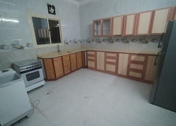 شقة بأثاث مريح وبسيط 