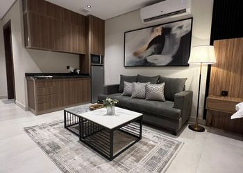 استديو بتصميم انيق ودخول ذاتي 