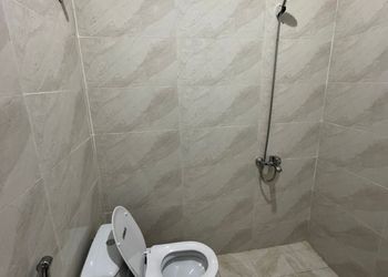 شقة بغرفة معيشة وغرفة نوم 