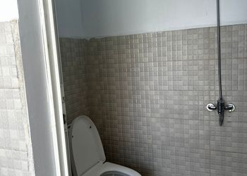 شاليه بمسبح وجلسة خارجية 