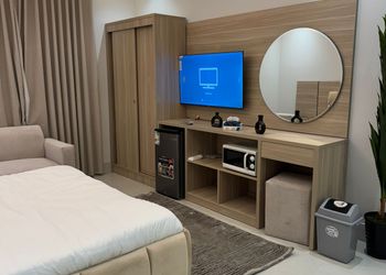 استديو بسرير ماستر وجلسة جانبية