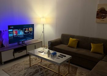 شقة بصالة وغرفة نوم