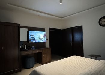 استديو بسرير ماستر وأثاث مريح 