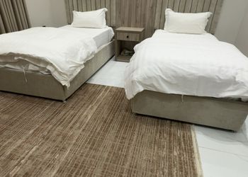 شقة بغرفتين نوم وصالة