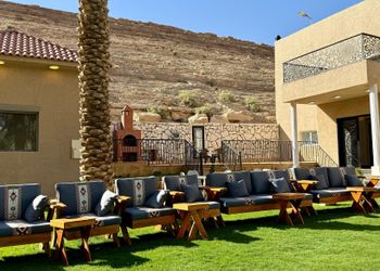 مزرعة 1 بجلسة مطلة على الجبل 