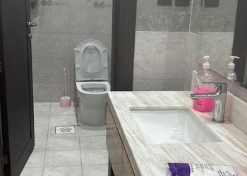شقة بغرفتين نوم وصالة جلوس