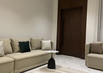 شاليه بمجالس انيقة ومسبح خارجي