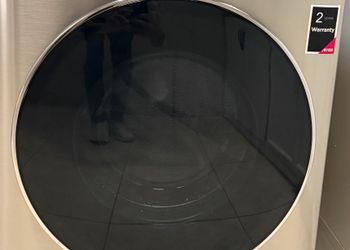 شقة بصالة أنيقة ودخول ذاتي