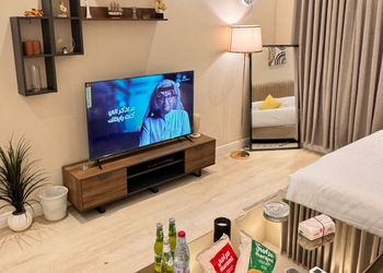 استديو هادئ بسرير ماستر