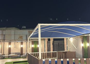 استراحة بمسطح اخضر وجلسة خارجية
