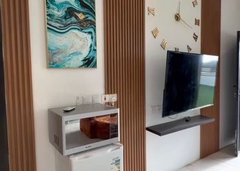استديو بسرير ماستر وأثاث مريح 
