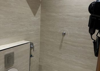 استديو بسرير ماستر وأثاث مريح 