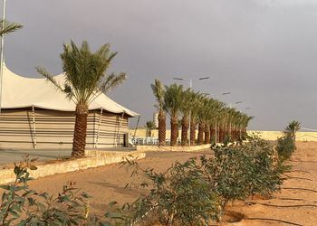 مزرعة بمناظر خلابة وجلسة خارجية 