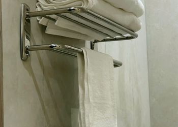 شقة بغرفة معيشة وغرفتين نوم 