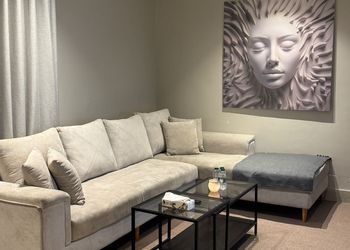 استديو بدخول ذاتي وسرير مريح