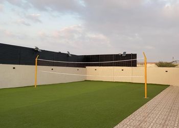 استراحة بمجالس واسعة وألعاب أطفال